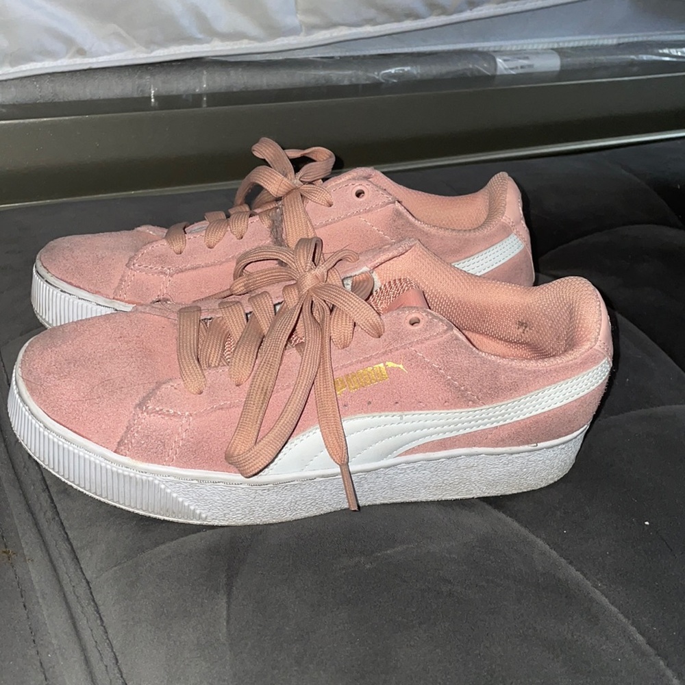 Pink PUMA platform sneakers